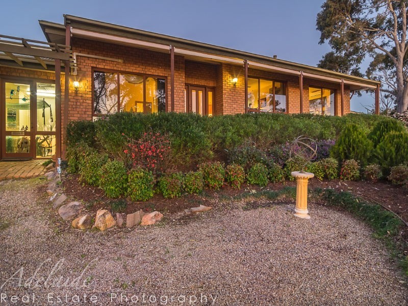 1 Randell Court, Belair SA 5052