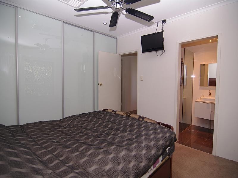 4 St Georges Terrace, Bellevue Heights SA 5050