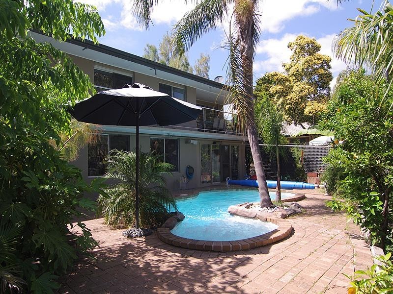 4 St Georges Terrace, Bellevue Heights SA 5050