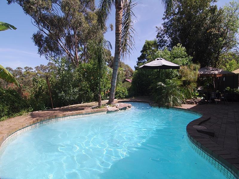 4 St Georges Terrace, Bellevue Heights SA 5050