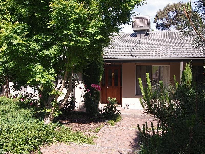 4 St Georges Terrace, Bellevue Heights SA 5050