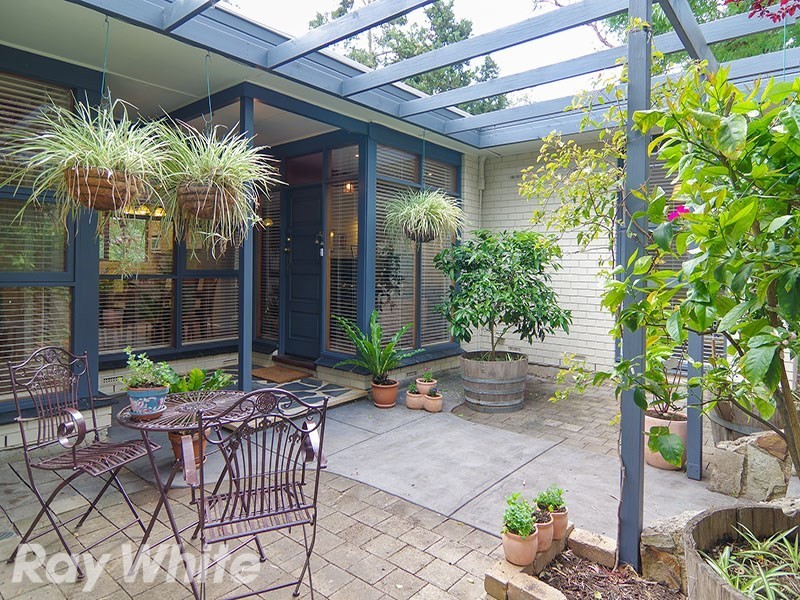 11 Douglas Street, Eden Hills SA 5050