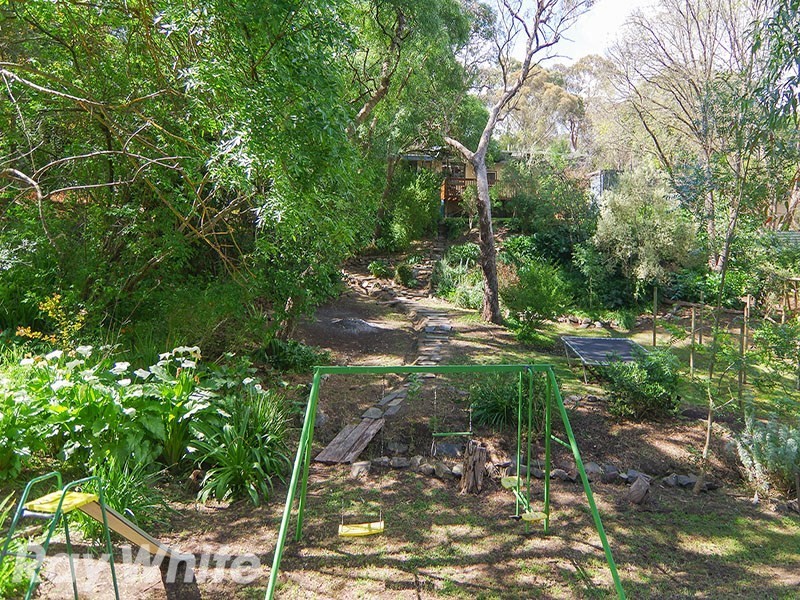 11 Douglas Street, Eden Hills SA 5050