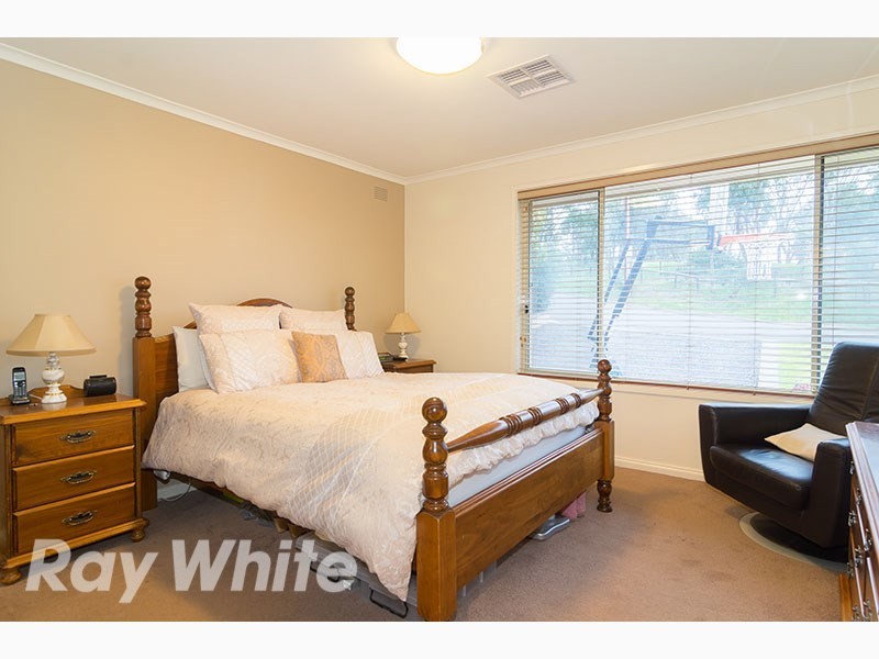 8 Baeckea Place, Eden Hills SA 5050