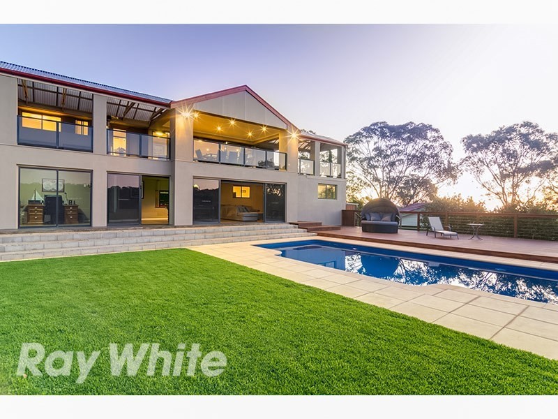 8 Baeckea Place, Eden Hills SA 5050