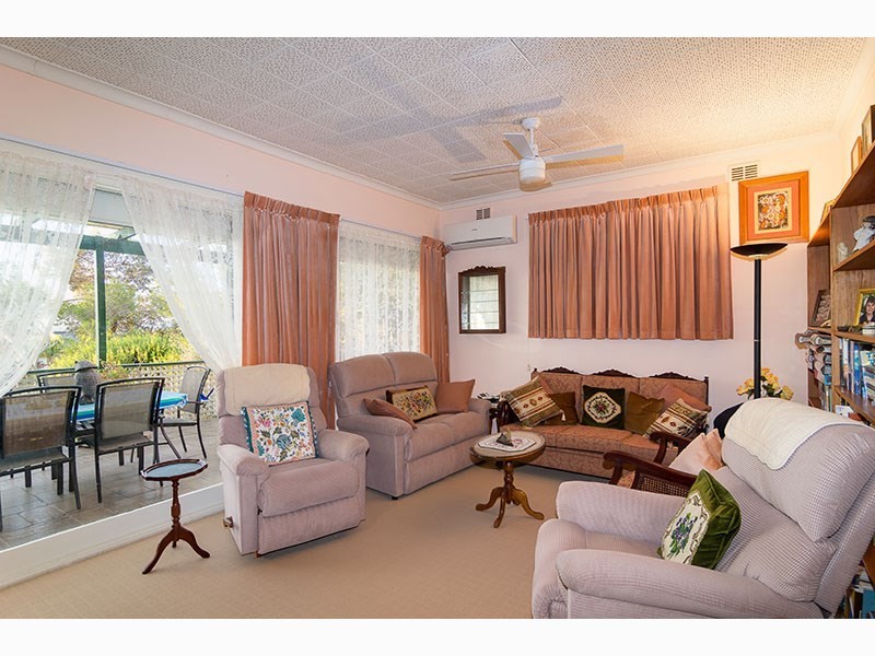 16 Hillcrest Drive, Eden Hills SA 5050