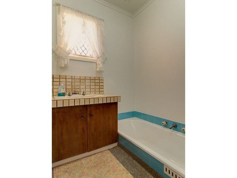 16 Hillcrest Drive, Eden Hills SA 5050