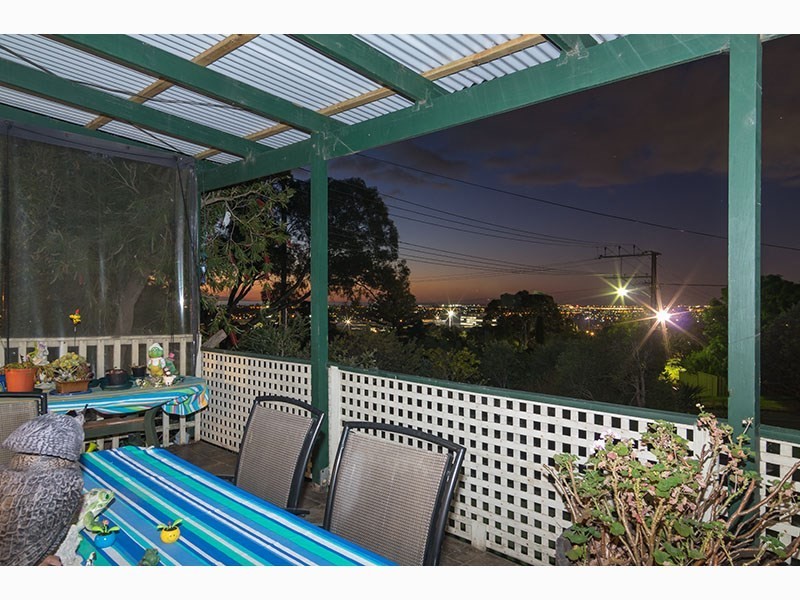 16 Hillcrest Drive, Eden Hills SA 5050