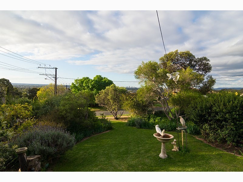 16 Hillcrest Drive, Eden Hills SA 5050