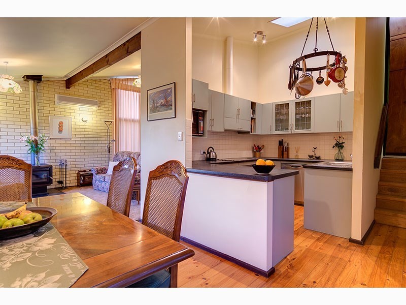 17 Ellis Avenue, Eden Hills SA 5050