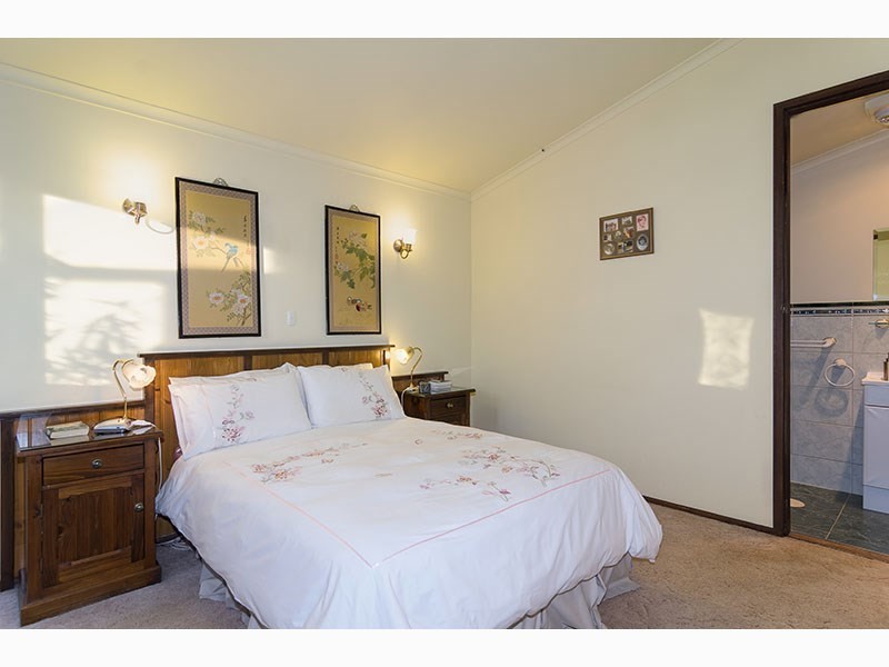 17 Ellis Avenue, Eden Hills SA 5050