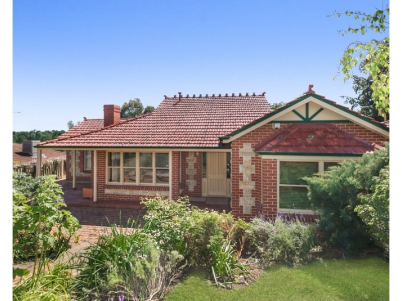 2 Tamarind Walk, Aberfoyle Park SA 5159