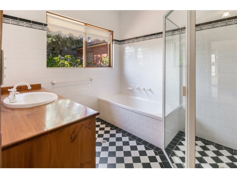 2 Tamarind Walk, Aberfoyle Park SA 5159