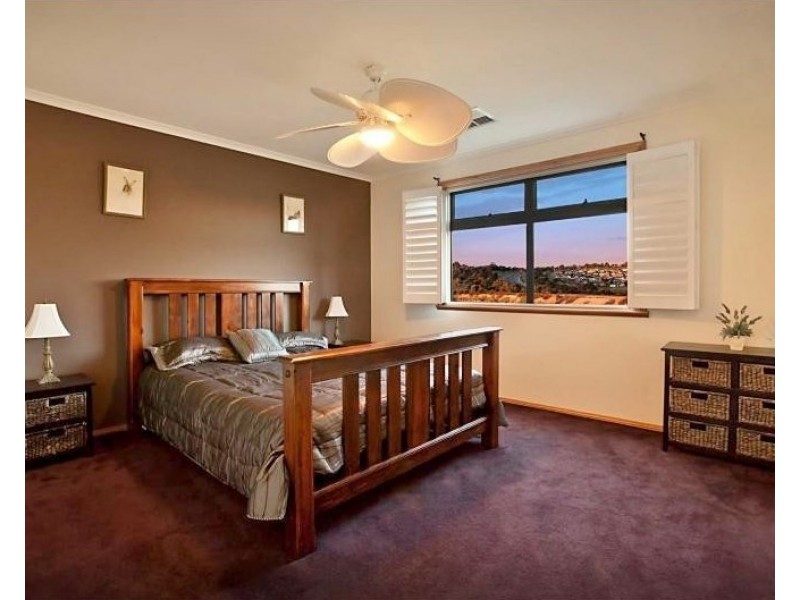 20 Freebairn Drive, Hallett Cove SA 5158