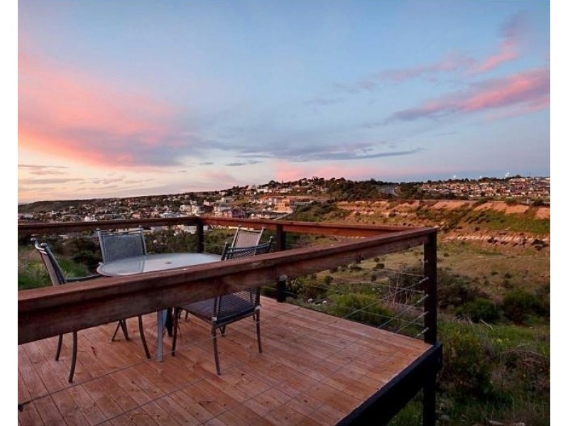 20 Freebairn Drive, Hallett Cove SA 5158