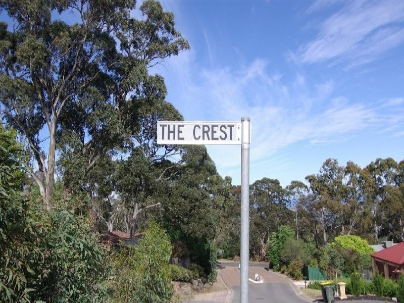 8 The Crest, Chandlers Hill SA 5159