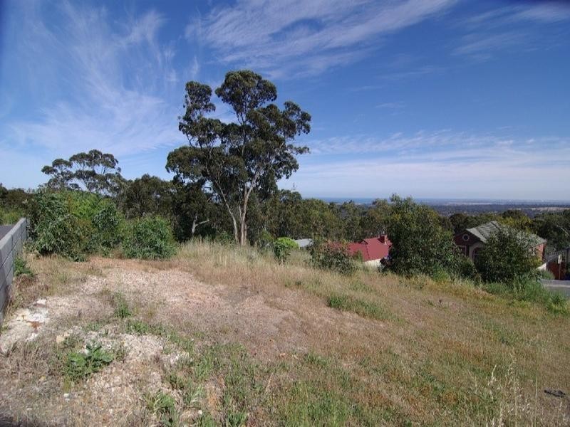 8 The Crest, Chandlers Hill SA 5159