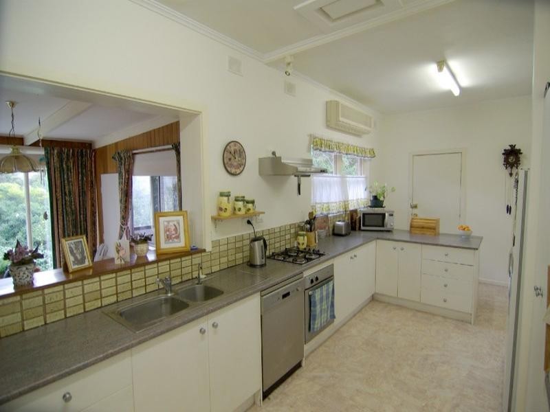 19 Parham Road, Eden Hills SA 5050