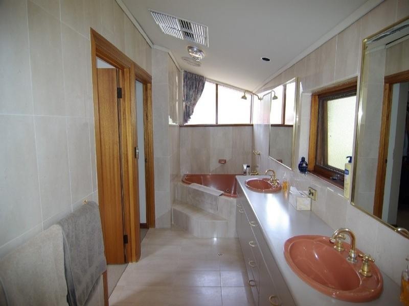 8 Mead Street, Belair SA 5052