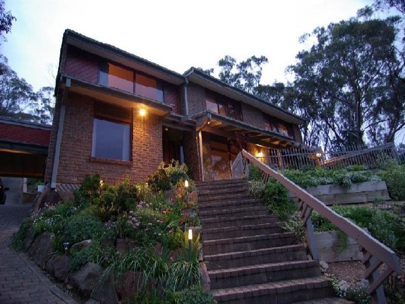 8 Mead Street, Belair SA 5052