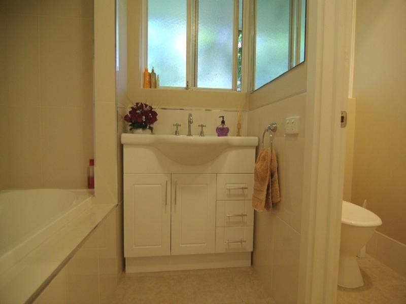 4 Valley Side Drive, Crafers SA 5152