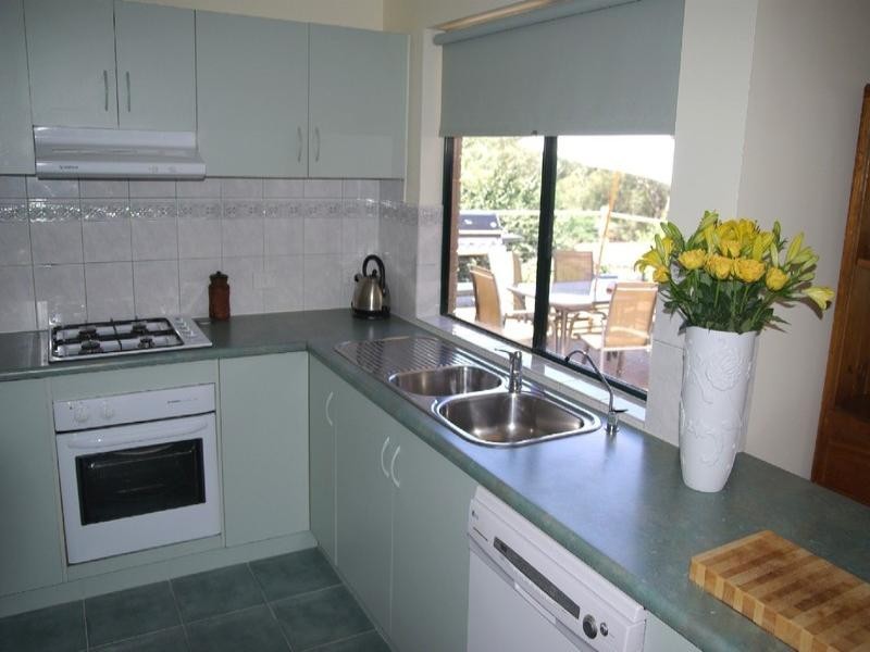 8 Rowlands Hill Road, Coromandel Valley SA 5051