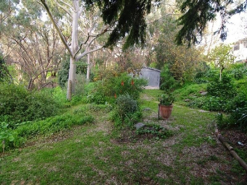 14 Glen Road, Eden Hills SA 5050