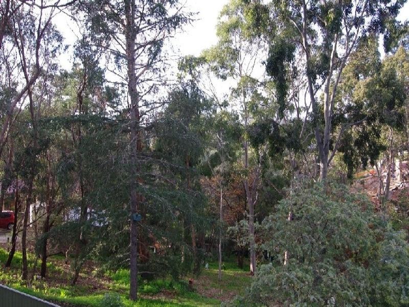 14 Glen Road, Eden Hills SA 5050