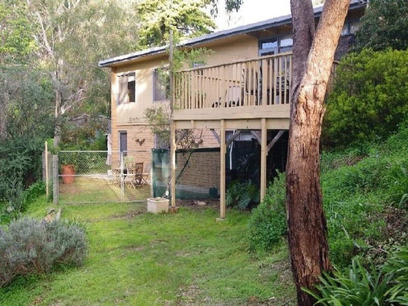 14 Glen Road, Eden Hills SA 5050