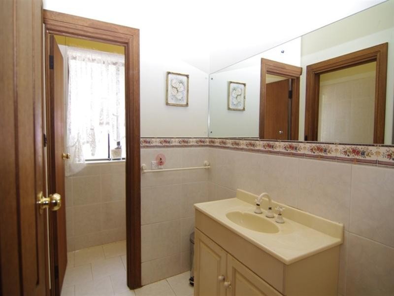 11 Landsdowne Avenue, Belair SA 5052