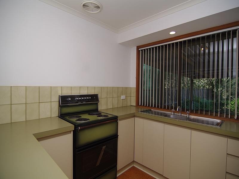 5 Newport Crescent, Aberfoyle Park SA 5159