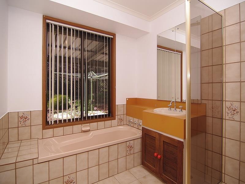 5 Newport Crescent, Aberfoyle Park SA 5159