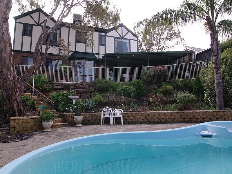 10 Sylvia Court, Coromandel Valley SA 5051