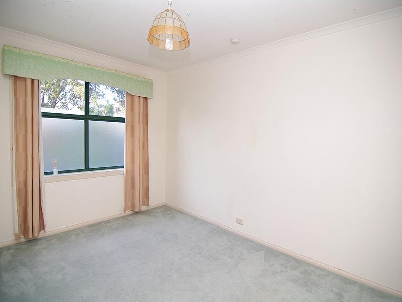 4 Yalpara Street, Eden Hills SA 5050