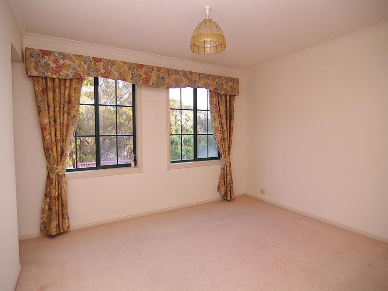 4 Yalpara Street, Eden Hills SA 5050