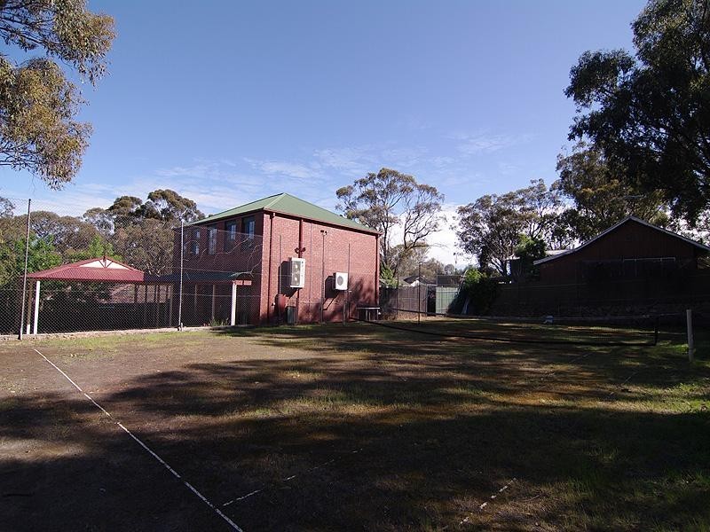 4 Yalpara Street, Eden Hills SA 5050