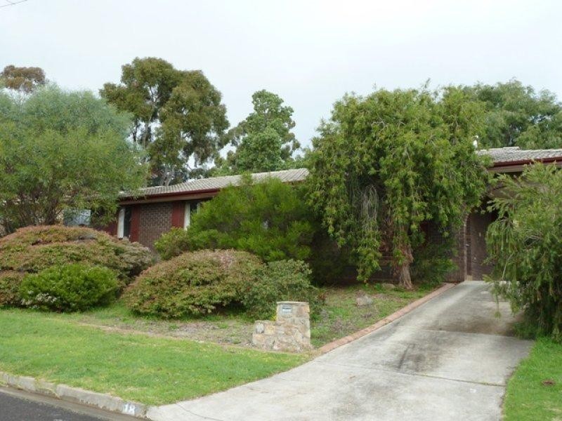 18 Elmgrove Street, Aberfoyle Park SA 5159