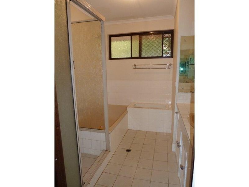 18 Elmgrove Street, Aberfoyle Park SA 5159