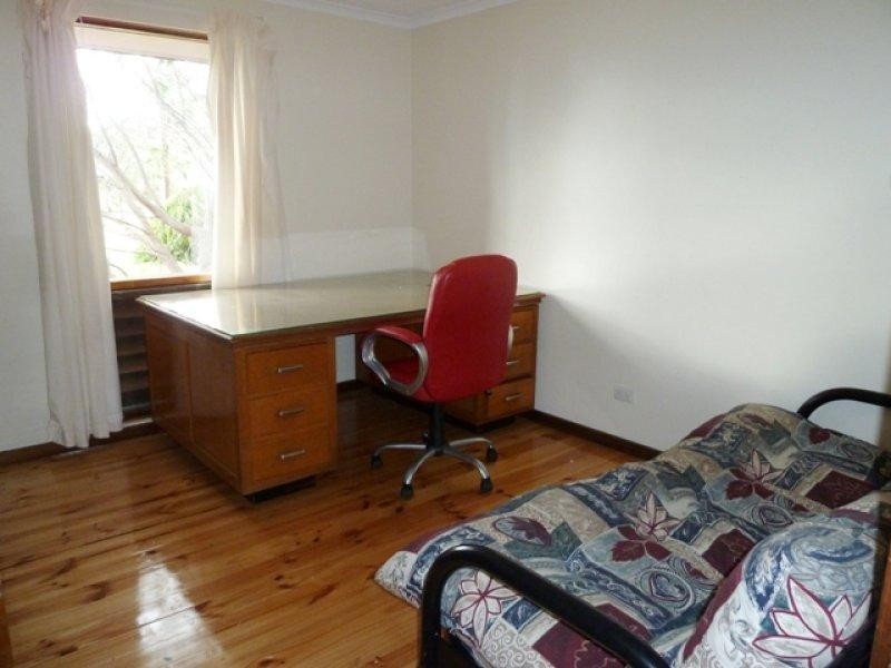 18 Elmgrove Street, Aberfoyle Park SA 5159