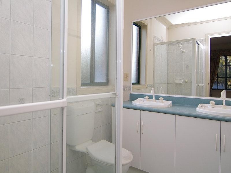 4 Yalpara Street, Eden Hills SA 5050