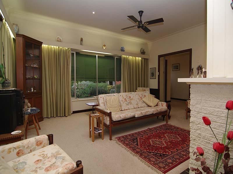 28 Hillcrest Drive, Eden Hills SA 5050