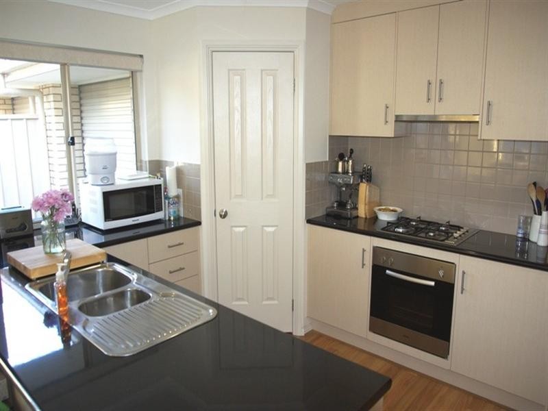 8 Berlin Terrace, Aberfoyle Park SA 5159