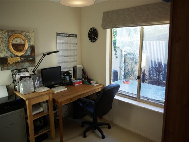 8 Berlin Terrace, Aberfoyle Park SA 5159