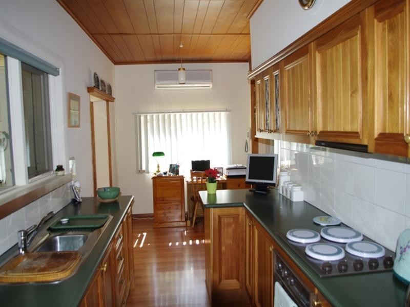 11 Euro Avenue, Eden Hills SA 5050