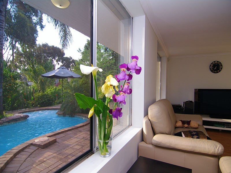 4 St Georges Terrace, Bellevue Heights SA 5050