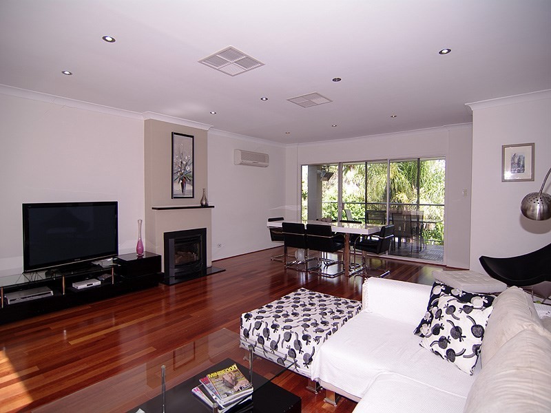 4 St Georges Terrace, Bellevue Heights SA 5050