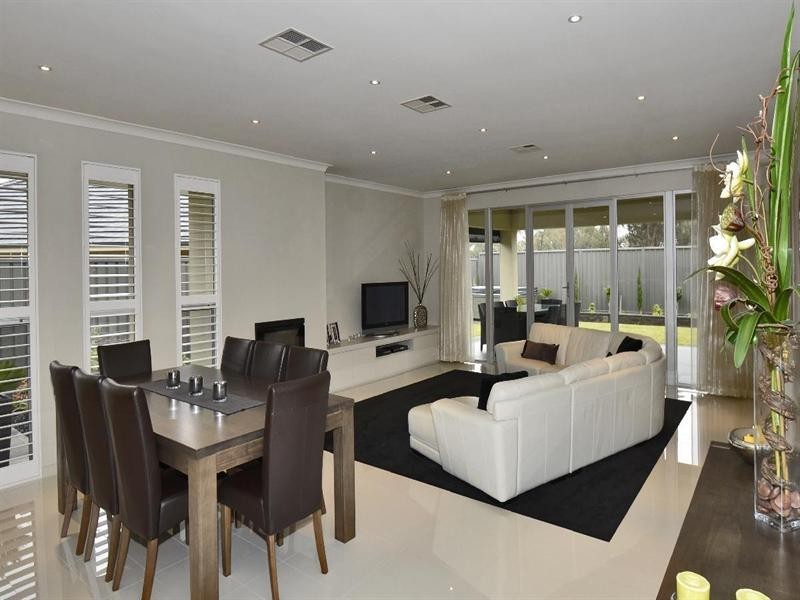 32 Brookman Crescent, Craigburn Farm SA 5051