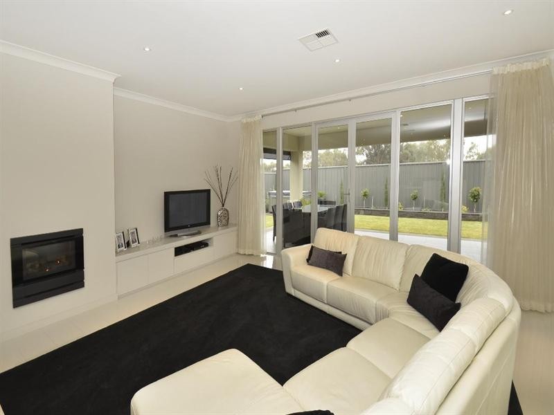 32 Brookman Crescent, Craigburn Farm SA 5051