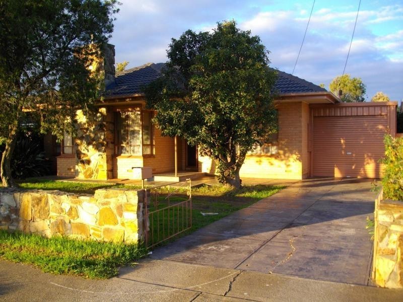 35 York Avenue, Clovelly Park SA 5042