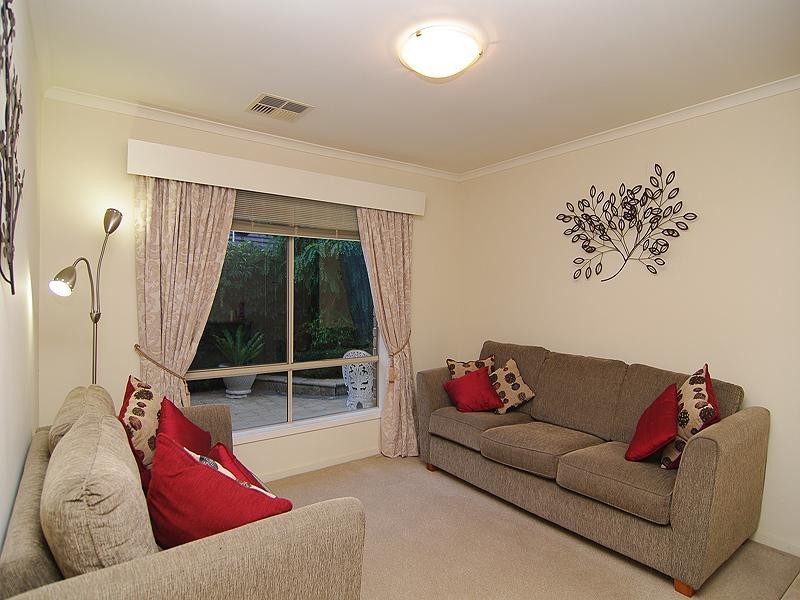 6 Parham Road, Eden Hills SA 5050